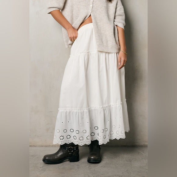 #337 New! Eyelet Cotton White linned Maxi Skirt - Picture 2 of 4
